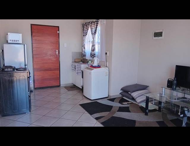 2 BEDROOM HOUSE FOR SALE IN WILFORDON